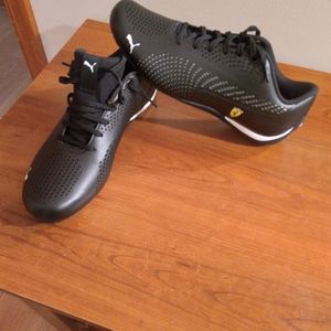Puma FERRARI MEN'S DRIVING SHOES sz8 BRAND NEW NEVER WORN